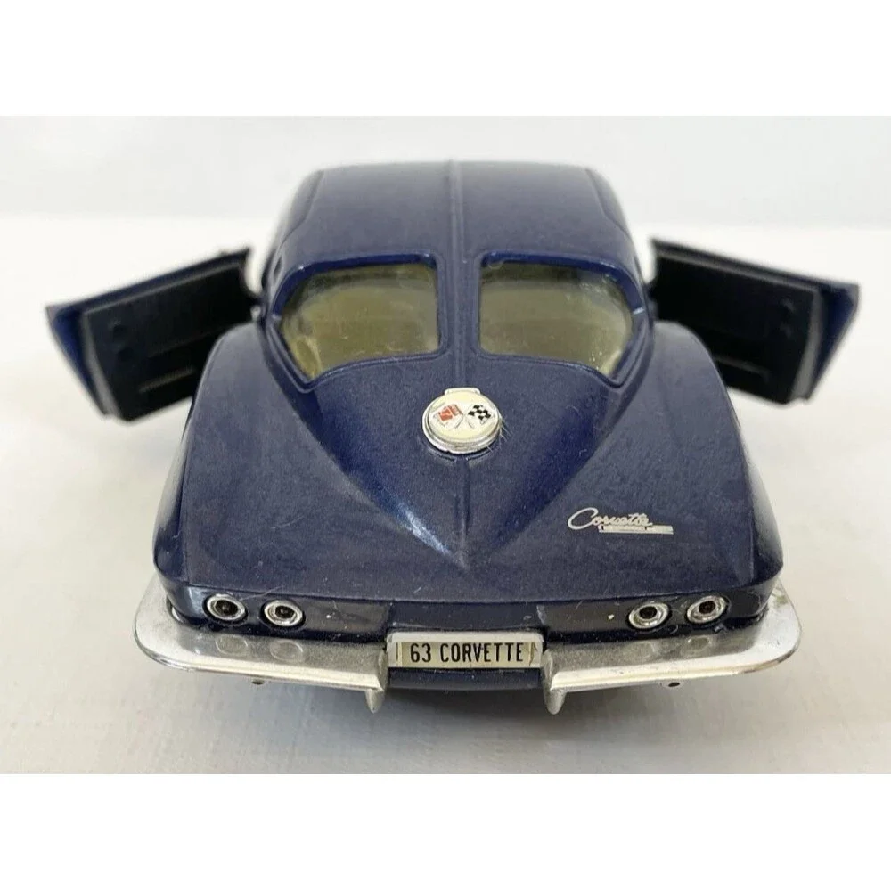 1963 Blue CORVETTE STINGRAY Split Window Diecast Car Model 1:24 Metal Revell